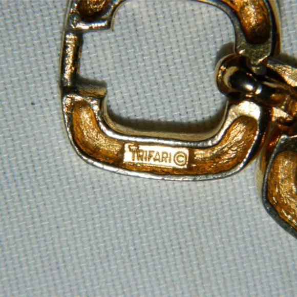 4 Vintage Mid-Century Brass Bracelets, 3 Branded Well know names - Picture 6 of 8